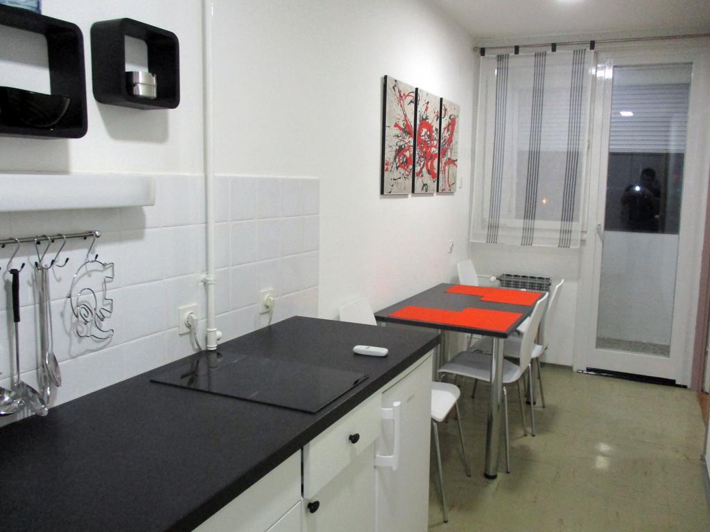 Door 44 Appartement Zagreb Buitenkant foto