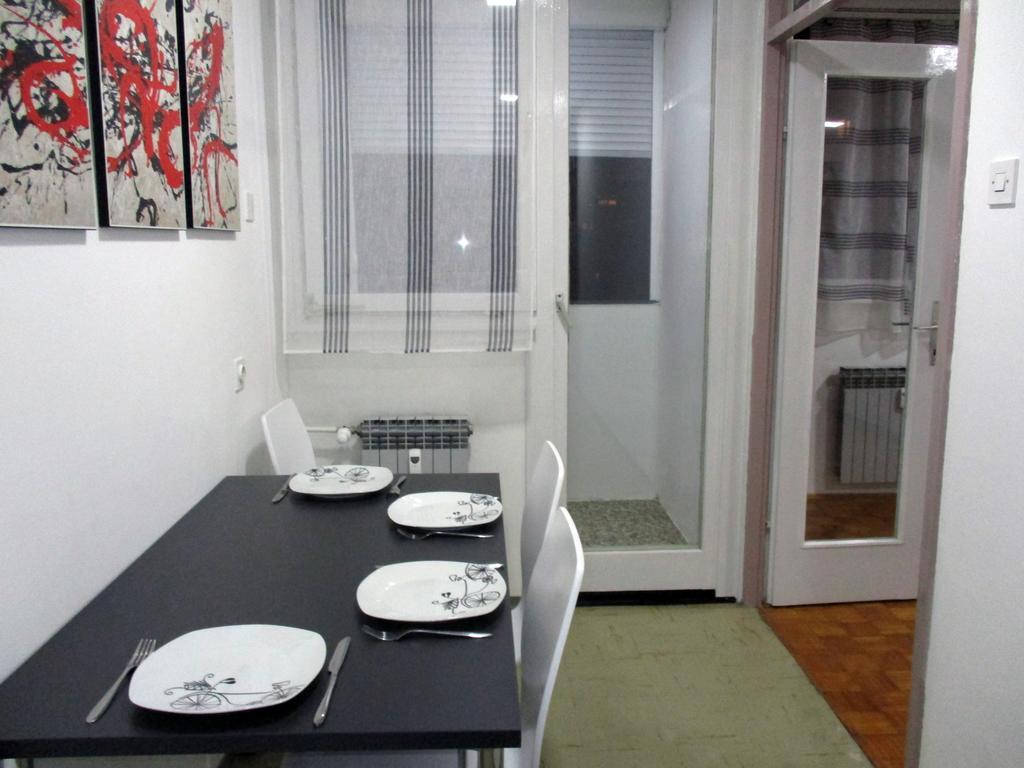 Door 44 Appartement Zagreb Buitenkant foto