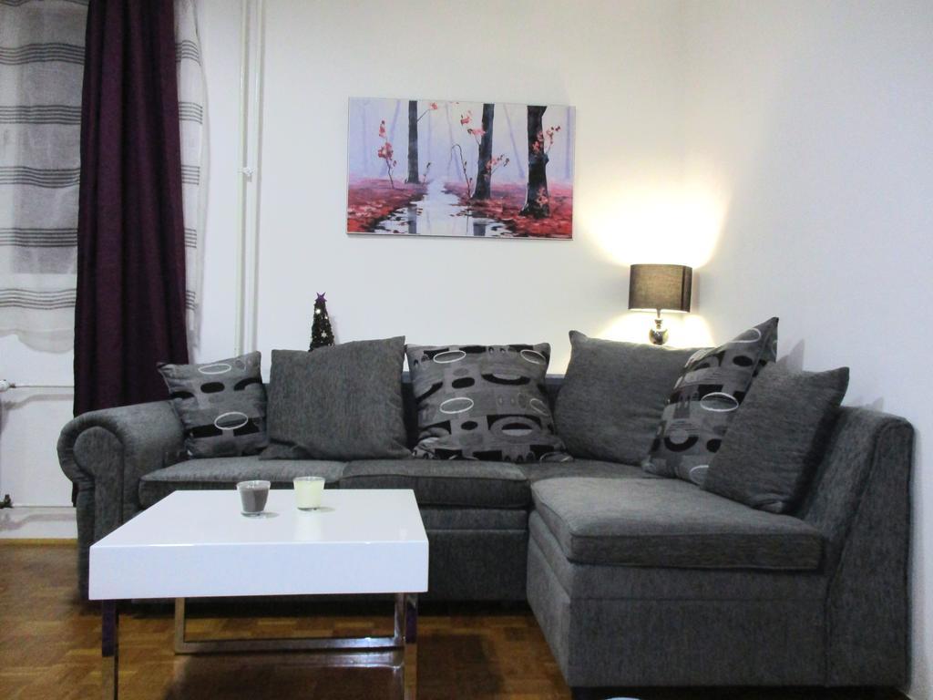 Door 44 Appartement Zagreb Buitenkant foto